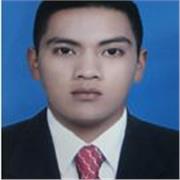 Ingeniero de sistemas, imparte clases a personas de todas las edades